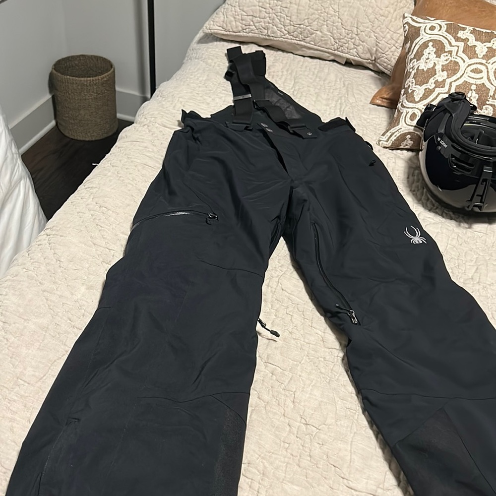 Men’s size small ski bib